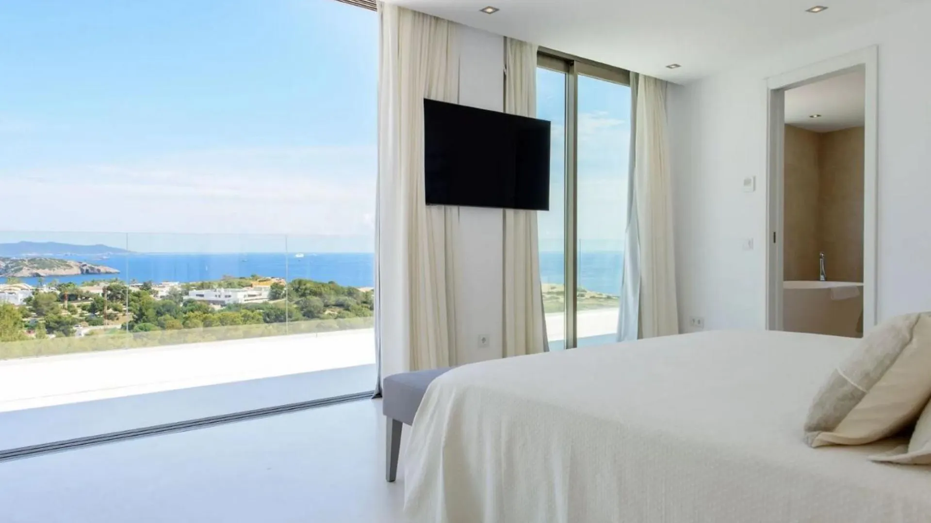Villa Avinguda Cap Martinet Illes Balears Talamanca  Spain